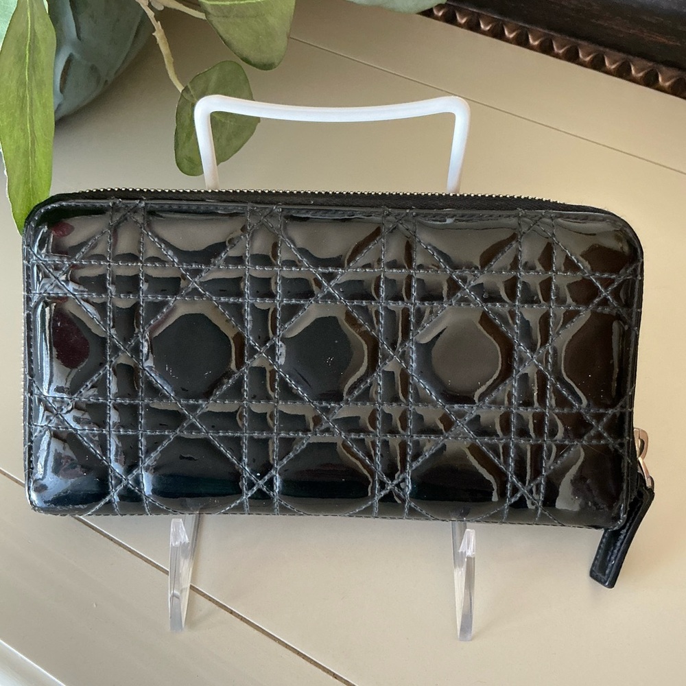 🖤 Dior Cannage Patent Leather Zip Wallet (Lady Dior Style)